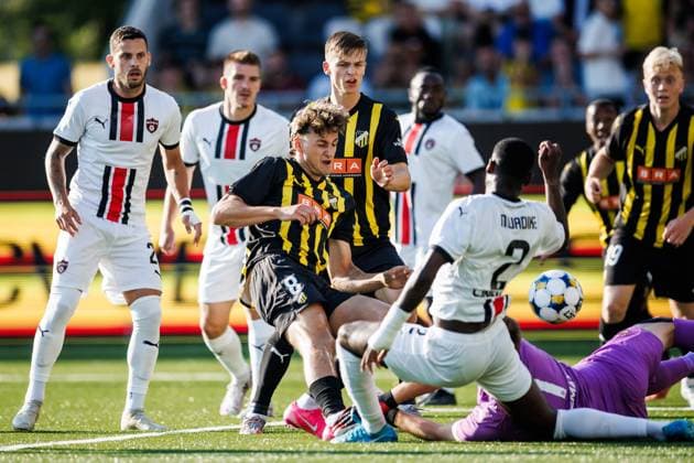 250717 Silas Andersen of Häcken and goalkeeper Ziga Frelih and Patrick Nwadike of Spartak Trnava during the UEFA Europa League qualifier football match between Häcken and Spartak Trnava on July 17, 2025 in Göteborg Photo Michael Erichsen BILDBYRAN COP 89 MI0850 fotboll football soccer fotball uefa europa league europa league häcken spartak trnava bbeng  Copyright: MICHAELxERICHSEN BB250717MI011