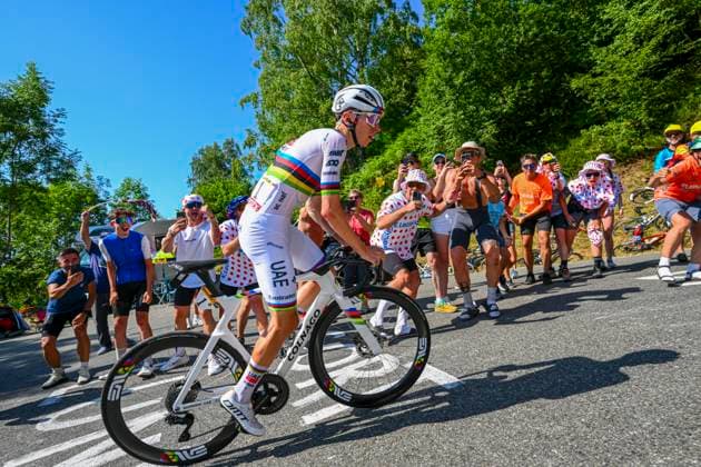 Tour de France 2025 Stage 12 HAUTACAM, FRANCE - JULY 17 : Pogacar Tadej (SLO) of UAE Team Emirates - XRG in action during stage 12 of the 112th edition of Tour de France an UCI World Tour 2.UWT cycling road race stage for Men Elite of 181 km with start in Auch and finish in Hautacam on July 17, 2025 in Hautacam, France, 17 07 2025 ( Motordriver Kenny Verfaillie - Hautacam France  Copyright: xVincentxKalutx
