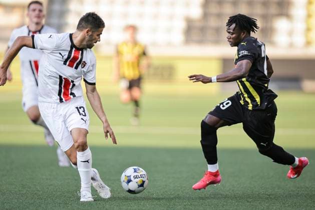 Gothenburg, SWEDEN 20250717 Spartak Trnavas Marek Ujlaky left and Häckens Severin Nioule during Thursdays Europa League qualifier between BK Häcken and Spartak Trnava at Bravida Arena Gothenburg SWEDEN x9200x  Copyright: xBjörnxLarssonxRosvall TTx KVAL EUROPA LEAGUE HÄCKEN - SPARTAK TRNAVA