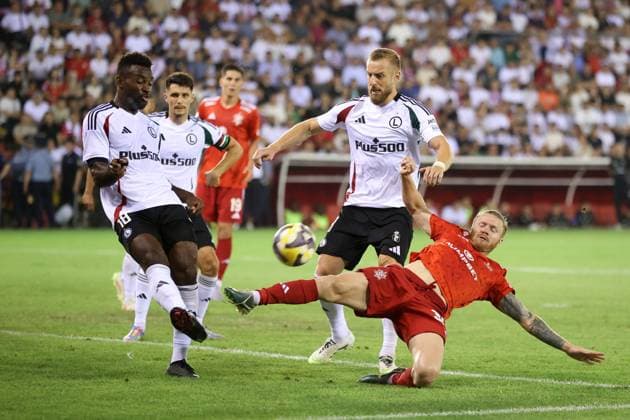 Fußball, EL-Quali, FC Aqtöbe - Legia Warschau AKTOBE 17.07.2025 REWANZOWY MECZ I RUNDA ELIMINACYJNA LIGA EUROPY SEZON 2025 26: FK AKTOBE - LEGIA WARSZAWA --- UEFA EUROPA LEAGUE FIRST QUALIFYING ROUND SECOND MATCH: FC AKTOBE - LEGIA WARSAW JEAN-PIERRE NSAME RAFAL AUGUSTYNIAK NIKITA KORZUN FOT. PIOTR KUCZA FOTOPYK NEWSPIX.PL --- newspix.pl POLAND OUT! 