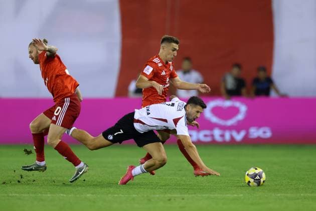 Fußball, EL-Quali, FC Aqtöbe - Legia Warschau AKTOBE 17.07.2025 REWANZOWY MECZ I RUNDA ELIMINACYJNA LIGA EUROPY SEZON 2025 26: FK AKTOBE - LEGIA WARSZAWA --- UEFA EUROPA LEAGUE FIRST QUALIFYING ROUND SECOND MATCH: FC AKTOBE - LEGIA WARSAW NIKITA KORZUN BOGDAN VATAJELU PAWEL WSZOLEK FOT. PIOTR KUCZA FOTOPYK NEWSPIX.PL --- newspix.pl POLAND OUT! 