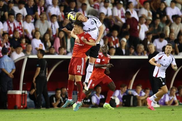 Fußball, EL-Quali, FC Aqtöbe - Legia Warschau AKTOBE 17.07.2025 REWANZOWY MECZ I RUNDA ELIMINACYJNA LIGA EUROPY SEZON 2025 26: FK AKTOBE - LEGIA WARSZAWA --- UEFA EUROPA LEAGUE FIRST QUALIFYING ROUND SECOND MATCH: FC AKTOBE - LEGIA WARSAW ARTUR SZUSZENACZEW RADOVAN PANKOV FOT. PIOTR KUCZA FOTOPYK NEWSPIX.PL --- newspix.pl POLAND OUT! 