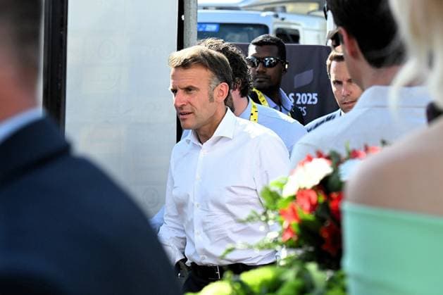 TDF 2025 BASTIEN ARBERET MAXPPP CYCLISME TOUR DE FRANCE 12E ETAPE ENTRE AUCH ET HAUTACAM, PHOTO DE L ARRIVEE LE JEUDI 17 JUILLET 2025 EN PRESENCE DU PRESIDENT DE LA REPUBLIQUE EMMANUEL MACRON HAUTACAM HAUTES-PYRENEES FRANCE  Copyright: xMAXPPPxBASTIENxARBERETx ARB_0826 BAR2025071733