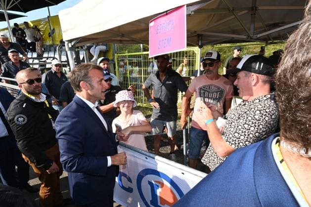 TDF 2025 BASTIEN ARBERET MAXPPP CYCLISME TOUR DE FRANCE 12E ETAPE ENTRE AUCH ET HAUTACAM, PHOTO DE L ARRIVEE LE JEUDI 17 JUILLET 2025 EN PRESENCE DU PRESIDENT DE LA REPUBLIQUE EMMANUEL MACRON HAUTACAM HAUTES-PYRENEES FRANCE  Copyright: xMAXPPPxBASTIENxARBERETx BAR_7732 BAR2025071748