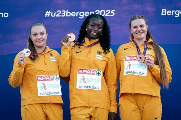 Sport Bilder des Tages Helena Kopp (LG Stadtwerke Muenchen, Kugelstossen Frauen), Jolina Lange (LV 90 Erzgebirge, Kugelstossen Frauen), Nina Ndubuisi (SG Schorndorf 1846, Kugelstossen Frauen), NOR, Leichtathletik, Athletics, European Athletics U23 Championships 2025, Leichtathletik U23 Europameisterschaft, Bergen, 17.07.2025, NOR, Leichtathletik, Athletics, European Athletics U23 Championships 2025, Leichtathletik U23 Europameisterschaft, Bergen, 17.07.2025 Bergen *** Helena Kopp LG Stadtwerke Muenchen, shot put women , Jolina Lange LV 90 Erzgebirge, shot put women , Nina Ndubuisi SG Schorndorf 1846, shot put women , NOR, Leichtathletik, Athletics, European Athletics U23 Championships 2025, European Athletics U23 Championships, Bergen, 17 07 2025, NOR, Athletics, Athletics, European Athletics U23 Championships 2025, European Athletics U23 Championships, Bergen, 17 07 2025 Bergen Copyright: xStefanxMayerx EP_SMR