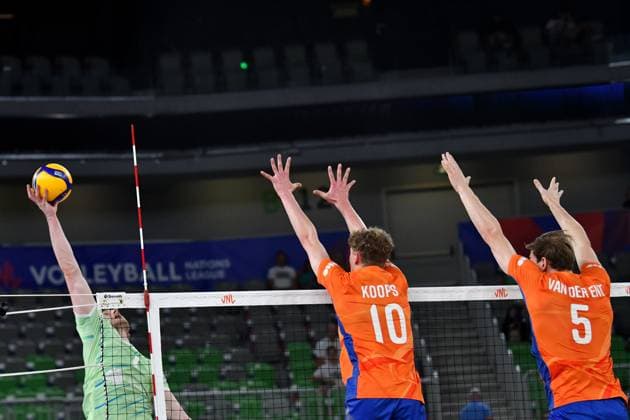 Ljubljana, Slovenia, 17th July 2024: Toncek Stern of Slovenia in action against Tom Koops of Netherlands during the IVNL Volleyball Nations League, Week 3 match, between Netherlands and Slovenia at Arena Stozice, Ljubljana, Slovenia. (Natasa Kupljenik SPP) Copyright: xNatasaxKupljenikx xSPPx SPP_1018230