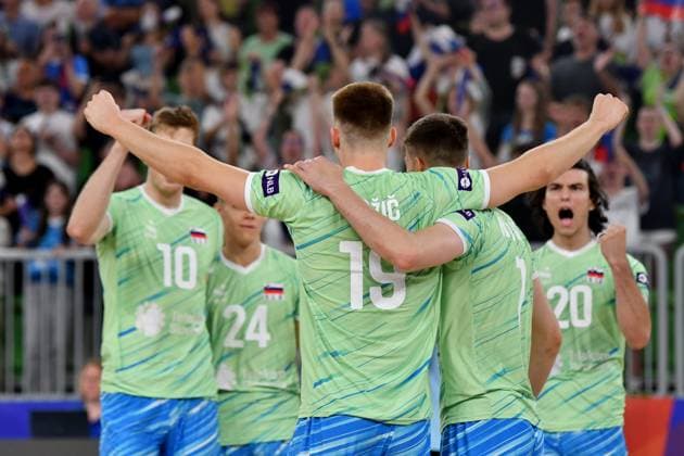Ljubljana, Slovenia, 17th July 2024: Team Slovenia celebrate win during the IVNL Volleyball Nations League, Week 3 match, between Netherlands and Slovenia at Arena Stozice, Ljubljana, Slovenia. (Natasa Kupljenik SPP) Copyright: xNatasaxKupljenikx xSPPx SPP_1018242