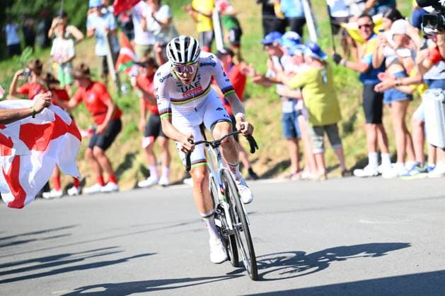 Tour de France 2025 Stage 12 HAUTACAM, FRANCE - JULY 17 : Attack of Pogacar Tadej (SLO) of UAE Team Emirates - XRG, Vingegaard Jonas (DEN) of Team Visma - Lease a Bike during stage 12 of the 112th edition of Tour de France an UCI World Tour 2.UWT cycling road race stage for Men Elite of 181 km with start in Auch and finish in Hautacam on July 17, 2025 in Hautacam, France, 17 07 2025 ( Motordriver Kenny Verfaillie - Hautacam France  Copyright: xVincentxKalutx