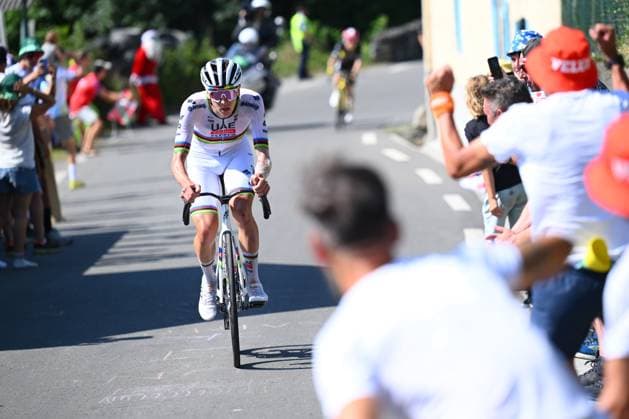 Tour de France 2025 Stage 12 HAUTACAM, FRANCE - JULY 17 : Attack of Pogacar Tadej (SLO) of UAE Team Emirates - XRG, Vingegaard Jonas (DEN) of Team Visma - Lease a Bike during stage 12 of the 112th edition of Tour de France an UCI World Tour 2.UWT cycling road race stage for Men Elite of 181 km with start in Auch and finish in Hautacam on July 17, 2025 in Hautacam, France, 17 07 2025 ( Motordriver Kenny Verfaillie - Hautacam France  Copyright: xVincentxKalutx