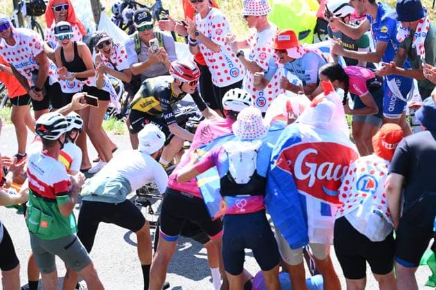 Tour de France 2025 Stage 12 HAUTACAM, FRANCE - JULY 17 : Vingegaard Jonas (DEN) of Team Visma - Lease a Bike during stage 12 of the 112th edition of Tour de France an UCI World Tour 2.UWT cycling road race stage for Men Elite of 181 km with start in Auch and finish in Hautacam on July 17, 2025 in Hautacam, France, 17 07 2025 ( Motordriver Kenny Verfaillie - Hautacam France  Copyright: xVincentxKalutx