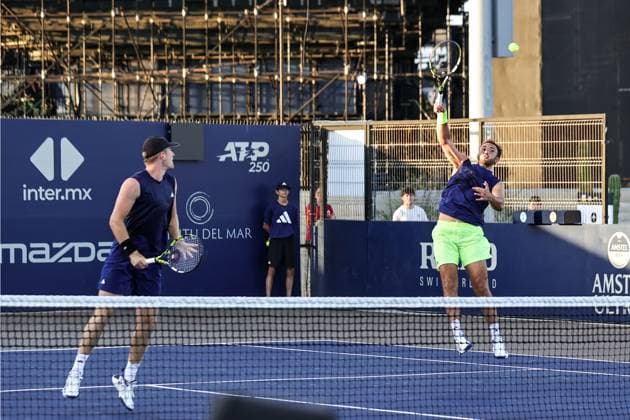 LOS CABOS TENNIS OPEN 2025 LOS CABOS TENNIS OPEN 2025 CASH TRACY VS RAM HARRISON 17072025 LOS CABOS, BAJA CALIFORNIA, MEXICO Photo of Robert Cash and James Tracy of the USA, during quarter final doubles game of Los Cabos Tennis Open 2025 held at the Court 1 of the Cabo Sports Complex of Los Cabos, Baja California, Mexico Photo Robert Cash and James Tracy of the USA, during quarter final doubles game of Los Cabos Tennis Open 2025 held at the Court 1 of the Cabo Sports Complex of Los Cabos, Baja California, Mexico PHOTO BY IMAGENSHOP AGENCIA FOTOGRAFICA LOS CABOS BAJA CALIFORNIA MEXICO Copyright: xIMAGENSHOPxAGENCIAxFOTOGRAFICAx