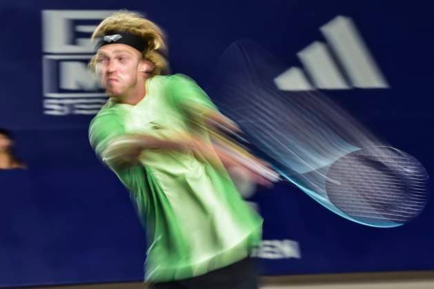 LOS CABOS TENNIS OPEN 2025, LOS CABOS TENNIS OPEN 2025 RUBLEV VS NAVA 17072025 LOS CABOS, BAJA CALIFORNIA, MEXICO Action photo of Andrey Rublev of Russia, during quarter final singles game of Los Cabos Tennis Open 2025 held at the Mextenis Stadium of the Cabo Sports Complex of Los Cabos, Baja California, Mexico Action photo of Andrey Rublev of Russia, during quarter final singles game of Los Cabos Tennis Open 2025 held at the Mextenis Stadium of the Cabo Sports Complex of Los Cabos, Baja California, Mexico PHOTO BY IMAGENSHOP AGENCIA FOTOGRAFICA LOS CABOS BAJA CALIFORNIA MEXICO Copyright: xIMAGENSHOPxAGENCIAxFOTOGRAFICAx