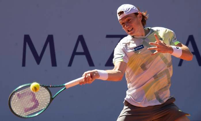 July 18, 2025, Gstaad, Bern, Switzerland: Gstaad Switzerland, 07 18 2025: IGNACIO BUSE of Peru is in action during quarter-final of EFG Swiss Open Gstaad ATP, Tennis Herren 250 and took place at Roy Emerson Arena in Gstaad, which is located in the famous ski resort of Gstaad and which is located in the Bernese Oberland. Gstaad Switzerland - ZUMAd206 20250718_zip_d206_008 Copyright: xEricxDubostx