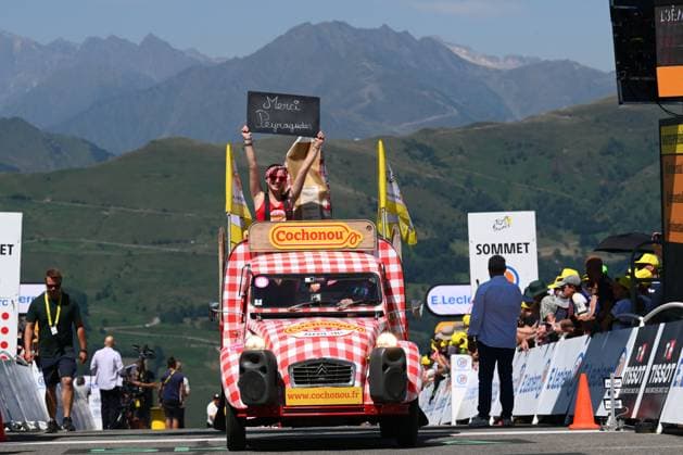 Tour de France 2025 Stage 13 PEYRAGUDES, FRANCE - JULY 18 : Illustration picture Cochonou caravan during stage 13 of the 112th edition of Tour de France an UCI World Tour 2.UWT Individual Time Trial stage for Men Elite of 11 km with start in Loudenvielle and finish in Peyragudes on July 18, 2025 in Peyragudes, France, 18 07 2025 ( Motordriver Kenny Verfaillie - Peyragudes France  Copyright: xVincentxKalutx