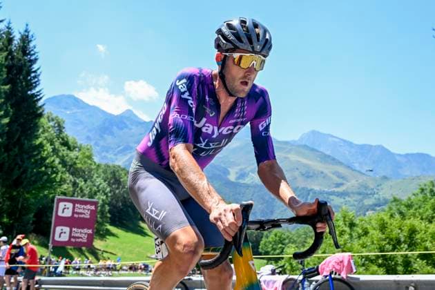 Tour de France 2025 Stage 13 PEYRAGUDES, FRANCE - JULY 18 : Durbridge Luke (AUS) of Team Jayco AlUla in action during stage 13 of the 112th edition of Tour de France an UCI World Tour 2.UWT Individual Time Trial stage for Men Elite of 11 km with start in Loudenvielle and finish in Peyragudes on July 18, 2025 in Peyragudes, France, 18 07 2025 ( Motordriver Kenny Verfaillie - Peyragudes France  Copyright: xJanxDexMeuleneirx