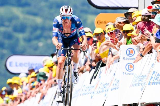 Tour de France 2025 Stage 13 PEYRAGUDES, FRANCE - JULY 18 : Merlier Tim (BEL) of Soudal - Quick Step at the finish line during stage 13 of the 112th edition of Tour de France an UCI World Tour 2.UWT Individual Time Trial stage for Men Elite of 11 km with start in Loudenvielle and finish in Peyragudes on July 18, 2025 in Peyragudes, France, 18 07 2025 ( Motordriver Kenny Verfaillie - Peyragudes France  Copyright: xVincentxKalutx