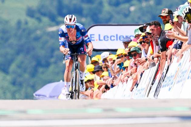 Tour de France 2025 Stage 13 PEYRAGUDES, FRANCE - JULY 18 : Merlier Tim (BEL) of Soudal - Quick Step at the finish line during stage 13 of the 112th edition of Tour de France an UCI World Tour 2.UWT Individual Time Trial stage for Men Elite of 11 km with start in Loudenvielle and finish in Peyragudes on July 18, 2025 in Peyragudes, France, 18 07 2025 ( Motordriver Kenny Verfaillie - Peyragudes France  Copyright: xVincentxKalutx