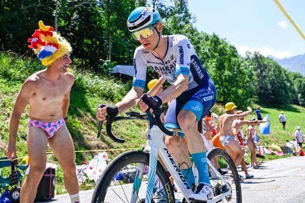 Tour de France 2025 Stage 13 PEYRAGUDES, FRANCE - JULY 18 : Mohoric Matej (SLO) of Bahrain - Victorius in action during stage 13 of the 112th edition of Tour de France an UCI World Tour 2.UWT Individual Time Trial stage for Men Elite of 11 km with start in Loudenvielle and finish in Peyragudes on July 18, 2025 in Peyragudes, France, 18 07 2025 ( Motordriver Kenny Verfaillie - Peyragudes France  Copyright: xJanxDexMeuleneirx
