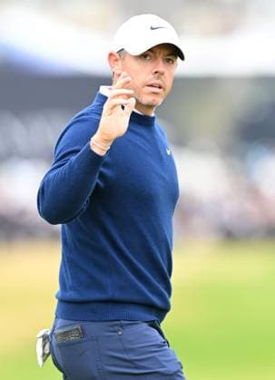 Rory McIlroy salutes the fans on the 1st Green The Open Championship, Day Two, Golf, Royal Portrush Golf Club, Portrush, Northern Ireland, UK - 18 Jul 2025 EDITORIAL USE ONLY No use with unauthorised audio, video, data, fixture lists, club league logos or live services. Online in-match use limited to 120 images, no video emulation. No use in betting, games or single club league player publications.  Copyright: xGreigxCowie Shutterstockx 15402506p