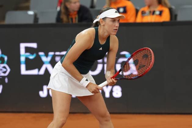 GER, Hamburg, xFSx, ATP250 Womens Tennis Tournament , MSC Hamburg Ladies Open 2025 , Quarterfinals ,17 07 2025 v l Kaja Juvan SLO Waiting to serve Copyright: HMBxMedia FernandoxSoares