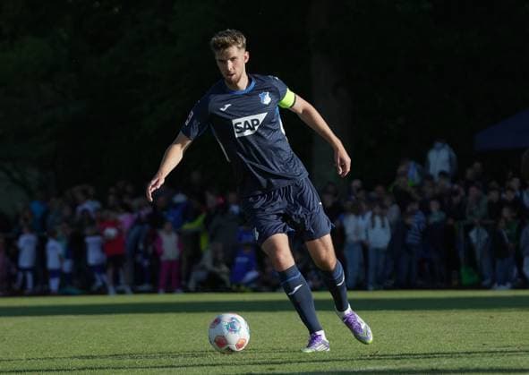 Test match, Sportfreunde Lauffen vs TSG Hoffenheim 16 07 2025, Sportplatz Lauffen am Neckar, Lauffen, Test match, Sportfreunde Lauffen vs TSG Hoffenheim , in the picture Anton Stach Hoffenheim nordphotoxGmbHx xBratic nph00250