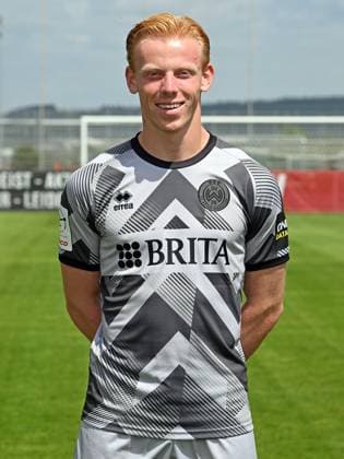 17 07 2025, xjhx, Football 3 League, SV Wehen Wiesbaden photo session season 2025 26, Finn Ludwig SV Wehen Wiesbaden 3 League, portrait session 2025 2026 Wiesbaden
