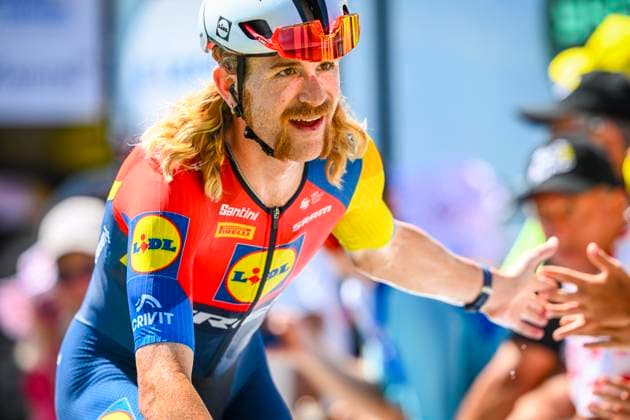 Tour de France 2025 Stage 13 PEYRAGUDES, FRANCE - JULY 18 : Simmons Quinn (USA) of Lidl - Trek at the finish line during stage 13 of the 112th edition of Tour de France an UCI World Tour 2.UWT Individual Time Trial stage for Men Elite of 11 km with start in Loudenvielle and finish in Peyragudes on July 18, 2025 in Peyragudes, France, 18 07 2025 ( Motordriver Kenny Verfaillie - Peyragudes France  Copyright: xVincentxKalutx