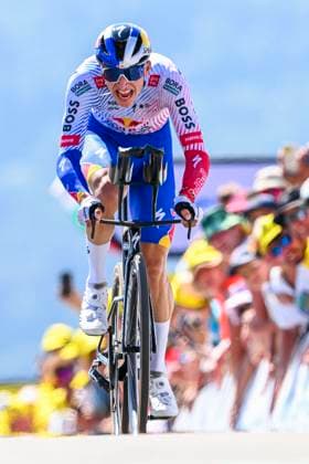 Tour de France 2025 Stage 13 PEYRAGUDES, FRANCE - JULY 18 : Lipowitz Florian (GER) of Red Bull BORA - Hansgrohe at the finish line during stage 13 of the 112th edition of Tour de France an UCI World Tour 2.UWT Individual Time Trial stage for Men Elite of 11 km with start in Loudenvielle and finish in Peyragudes on July 18, 2025 in Peyragudes, France, 18 07 2025 ( Motordriver Kenny Verfaillie - Peyragudes France  Copyright: xVincentxKalutx