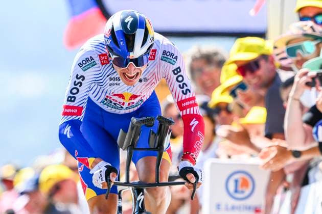 Tour de France 2025 Stage 13 PEYRAGUDES, FRANCE - JULY 18 : Lipowitz Florian (GER) of Red Bull BORA - Hansgrohe at the finish line during stage 13 of the 112th edition of Tour de France an UCI World Tour 2.UWT Individual Time Trial stage for Men Elite of 11 km with start in Loudenvielle and finish in Peyragudes on July 18, 2025 in Peyragudes, France, 18 07 2025 ( Motordriver Kenny Verfaillie - Peyragudes France  Copyright: xVincentxKalutx