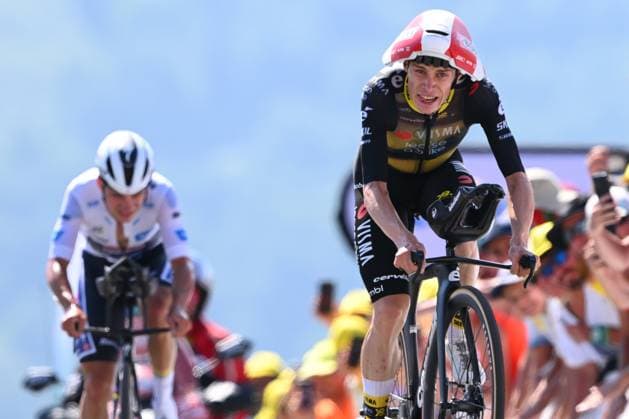 Tour de France 2025 Stage 13 PEYRAGUDES, FRANCE - JULY 18 : Evenepoel Remco (BEL) of Soudal - Quick Step, Vingegaard Jonas (DEN) of Team Visma - Lease a Bike at the finish line during stage 13 of the 112th edition of Tour de France an UCI World Tour 2.UWT Individual Time Trial stage for Men Elite of 11 km with start in Loudenvielle and finish in Peyragudes on July 18, 2025 in Peyragudes, France, 18 07 2025 ( Motordriver Kenny Verfaillie - Peyragudes France  Copyright: xVincentxKalutx