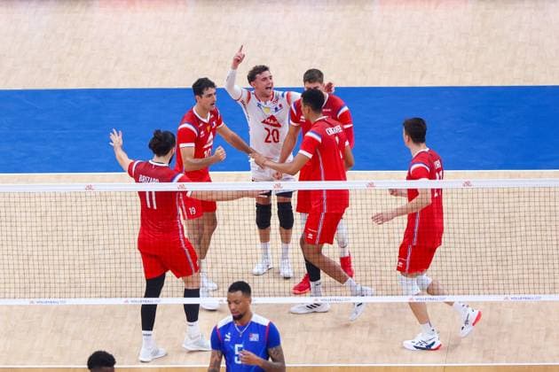 GDANSK 18.07.2025 SIATKOWKA MEZCZYZN LIGA NARODOW 2025 - GRUPA 7 - MECZ: KUBA - FRANCJA --- MENS VOLLEYBALL NATIONS LEAGUE 2025 - POOL 7 WEEK 3 - MATCH IN GDANSK: CUBA - FRANCE ANTOINE BRIZARD YACINE LOUATI BENJAMIN DIEZ FOT. ANNA KLEPACZKO FOTOPYK NEWSPIX.PL --- newspix.pl POLAND OUT! 