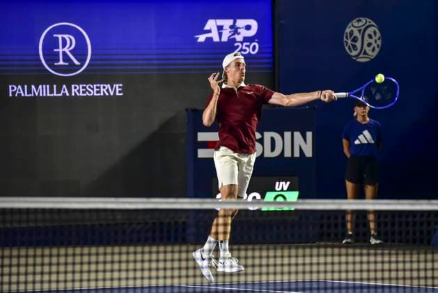 LOS CABOS TENNIS OPEN 2025 LOS CABOS TENNIS OPEN 2025 SHAPOVALOV VS WALTON 18072025 LOS CABOS, BAJA CALIFORNIA, MEXICO Action photo of Denis Shapovalov of Canada during semifinal singles game of Los Cabos Tennis Open 2025 held at the Mextenis Stadium of the Cabo Sports Complex of Los Cabos, Baja California, Mexico Action photo of Denis Shapovalov of Canada during semifinal singles game of Los Cabos Tennis Open 2025 held at the Mextenis Stadium of the Cabo Sports Complex of Los Cabos, Baja California, Mexico PHOTO BY IMAGENSHOP AGENCIA FOTOGRAFICA LOS CABOS BAJA CALIFORNIA MEXICO Copyright: xIMAGENSHOPxAGENCIAxFOTOGRAFICAx
