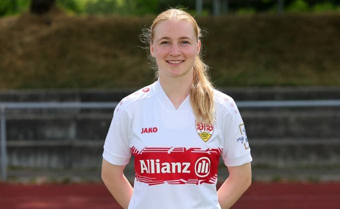 BAU Stuttgart Football 2 Bundesliga photo session Linette Hofmann VfB Stuttgart Women,portrait appointment 2025 2026