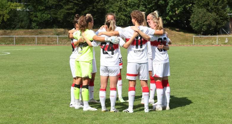 BAU Stuttgart soccer 2 Bundesliga photo session VfB womens team makes a circle VfB Stuttgart women,portrait appointment 2025 2026