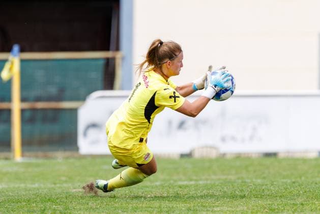 Lara Ritter 1, FC Red Bull Salzburg , holds the free kick safely during the match FFC Wacker München v FC Red Bull Salzburg, Soccer, Women, Regionalliga Süd, 2025 2026, Test match on 19 07 2025 in Fürstenfeldbruck, Stadion a d Klosterstraße Bayern Germany