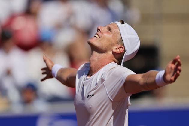 BASTAD, SWEDEN 20250719 Jesper de Jong, Netherlands, celebrates after Saturdays semifinal between Camilo Ugo Carabelli, Argentina, and Jesper de Jong, Netherlands, in the mens singles at the Nordea Open tennis tournament in Bastad BASTAD SWEDEN x9200x  Copyright: xBjörnxLarssonxRosvall TTx NORDEA OPEN 2025