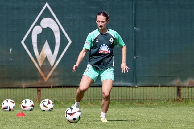 Chiara D Angelo SV Werder Bremen, 2 during a training exercise, 19 07 2025, Bremen Germany , Soccer, Google Pixel Women Bundesliga, Training SV Werder Bremen xobx