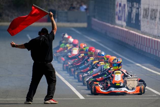 Sport Bilder des Tages Startaufstellung der Klasse KZ2, Maximilian Schleimer (GER) CPB re., vorn. GER, Motorsport, Kart, FIA Karting European Championship, EM, Europameisterschaft Qualifying Heat KZ2, 19.07.2025 GER, Motorsport, Kart, FIA Karting European Championship, Qualifying Heat KZ2, 19.07.2025 Muelsen *** Starting grid of class KZ2, Maximilian Schleimer GER CPB Sport, re , front GER, Motorsport, Karting, FIA Karting European Championship, Qualifying Heat KZ2, 19 07 2025 GER, Motorsport, Karting, FIA Karting European Championship, Qualifying Heat KZ2, 19 07 2025 Muelsen Copyright: xEibner-Pressefoto BertxHarzerx EP_BHR