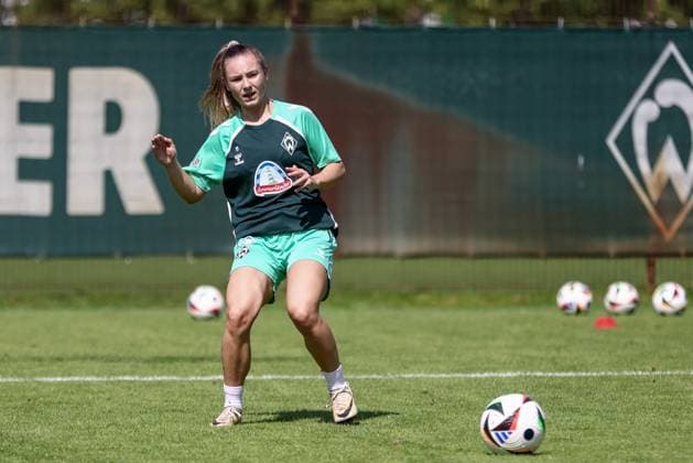 Michelle Weiß SV Werder Bremen, 15 during a training exercise, 19 07 2025, Bremen Germany , Soccer, Google Pixel Women Bundesliga, Training SV Werder Bremen xobx