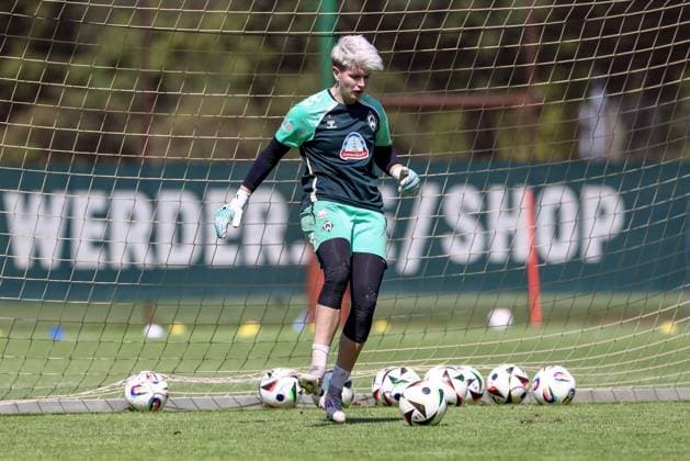 Vanessa Fischer Goalkeeper, Goalkeeper, SV Werder Bremen, 30 during a training exercise, 19 07 2025, Bremen Germany , Soccer, Google Pixel Women Bundesliga, Training SV Werder Bremen xobx