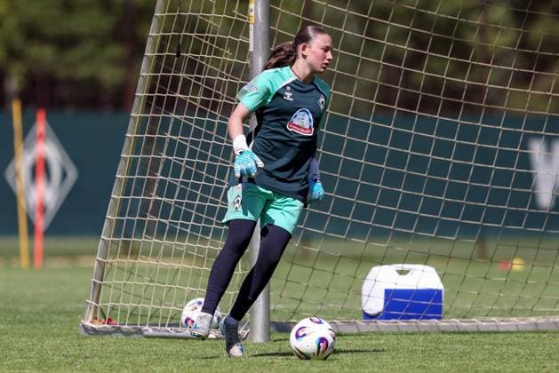 Sinem Özdemir Goalkeeper, Goalkeeper, SV Werder Bremen during a training exercise, 19 07 2025, Bremen Germany , Soccer, Google Pixel Women Bundesliga, Training SV Werder Bremen xobx