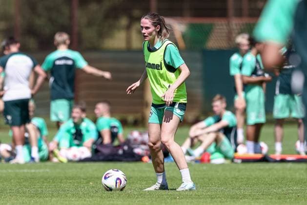 Reena Wichmann SV Werder Bremen, 6 during a training exercise, 19 07 2025, Bremen Germany , Soccer, Google Pixel Women Bundesliga, Training SV Werder Bremen xobx