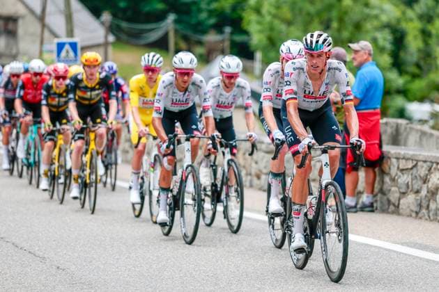 Tour de France 2025 Stage 14 LUCHON SUPERBAGNERES, FRANCE - JULY 19 : Politt Nils (GER) of UAE Team Emirates - XRG leading the peloton during stage 14 of the 112th edition of Tour de France an UCI World Tour 2.UWT cycling road race stage for Men Elite of 183 km with start in Pau and finish in Luchon Superbagneres on July 19, 2025 in Luchon Superbagneres, France, 19 07 2025 ( Motordriver Kenny Verfaillie - Luchon Superbagneres France  Copyright: xLucaxBettinix