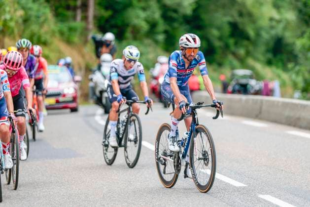 Tour de France 2025 Stage 14 LUCHON SUPERBAGNERES, FRANCE - JULY 19 : Paret-Peintre Valentin (FRA) of Soudal - Quick Step in action during stage 14 of the 112th edition of Tour de France an UCI World Tour 2.UWT cycling road race stage for Men Elite of 183 km with start in Pau and finish in Luchon Superbagneres on July 19, 2025 in Luchon Superbagneres, France, 19 07 2025 ( Motordriver Kenny Verfaillie - Luchon Superbagneres France  Copyright: xLucaxBettinix