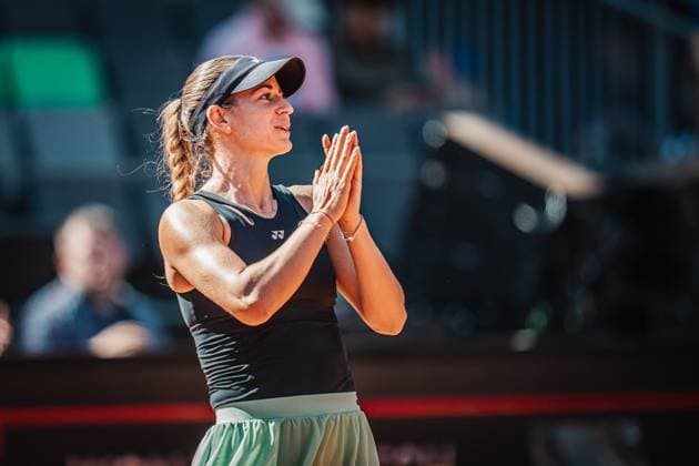 Tennis Women MSC Hamburg Ladies Open WTA 250 Anna Bondar HUN vs Kaja Juvan SVN 19 07 2025 Anna Bondar applauds the crowd after the victory Hamburg Tennisstadion am Rothenbaum Hamburg Germany