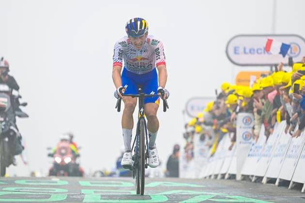 Tour de France 2025 Stage 14 LUCHON SUPERBAGNERES, FRANCE - JULY 19 : Lipowitz Florian (GER) of Red Bull BORA - Hansgrohe at the finish line during stage 14 of the 112th edition of Tour de France an UCI World Tour 2.UWT cycling road race stage for Men Elite of 183 km with start in Pau and finish in Luchon Superbagneres on July 19, 2025 in Luchon Superbagneres, France, 19 07 2025 ( Motordriver Kenny Verfaillie - Luchon Superbagneres France  Copyright: xJanxDexMeuleneirx