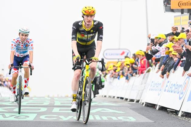 Tour de France 2025 Stage 14 LUCHON SUPERBAGNERES, FRANCE - JULY 19 : Jorgenson Matteo (USA) of Team Visma - Lease a Bike, Martinez Lenny (FRA) of Bahrain - Victorious at the finish line during stage 14 of the 112th edition of Tour de France an UCI World Tour 2.UWT cycling road race stage for Men Elite of 183 km with start in Pau and finish in Luchon Superbagneres on July 19, 2025 in Luchon Superbagneres, France, 19 07 2025 ( Motordriver Kenny Verfaillie - Luchon Superbagneres France  Copyright: xJanxDexMeuleneirx