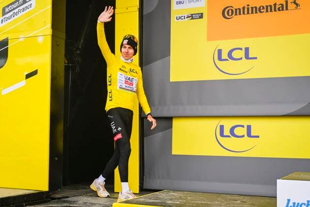 Tour de France 2025 Stage 14 LUCHON SUPERBAGNERES, FRANCE - JULY 19 : Pogacar Tadej (SLO) of UAE Team Emirates - XRG on the podium with the yellow jersey during stage 14 of the 112th edition of Tour de France an UCI World Tour 2.UWT cycling road race stage for Men Elite of 183 km with start in Pau and finish in Luchon Superbagneres on July 19, 2025 in Luchon Superbagneres, France, 19 07 2025 ( Motordriver Kenny Verfaillie - Luchon Superbagneres France  Copyright: xJanxDexMeuleneirx