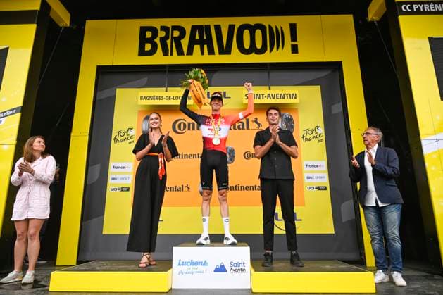 Tour de France 2025 Stage 14 LUCHON SUPERBAGNERES, FRANCE - JULY 19 : Arensman Thymen (NED) of INEOS Grenadiers on the podium during stage 14 of the 112th edition of Tour de France an UCI World Tour 2.UWT cycling road race stage for Men Elite of 183 km with start in Pau and finish in Luchon Superbagneres on July 19, 2025 in Luchon Superbagneres, France, 19 07 2025 ( Motordriver Kenny Verfaillie - Luchon Superbagneres France  Copyright: xJanxDexMeuleneirx