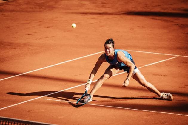 Tennis Women MSC Hamburg Ladies Open WTA 250 Lois Boisson FRA vs Dajana Jastremska UKR 19 07 2025 Lois Boisson stretches for the ball Hamburg Tennisstadion am Rothenbaum Hamburg Germany